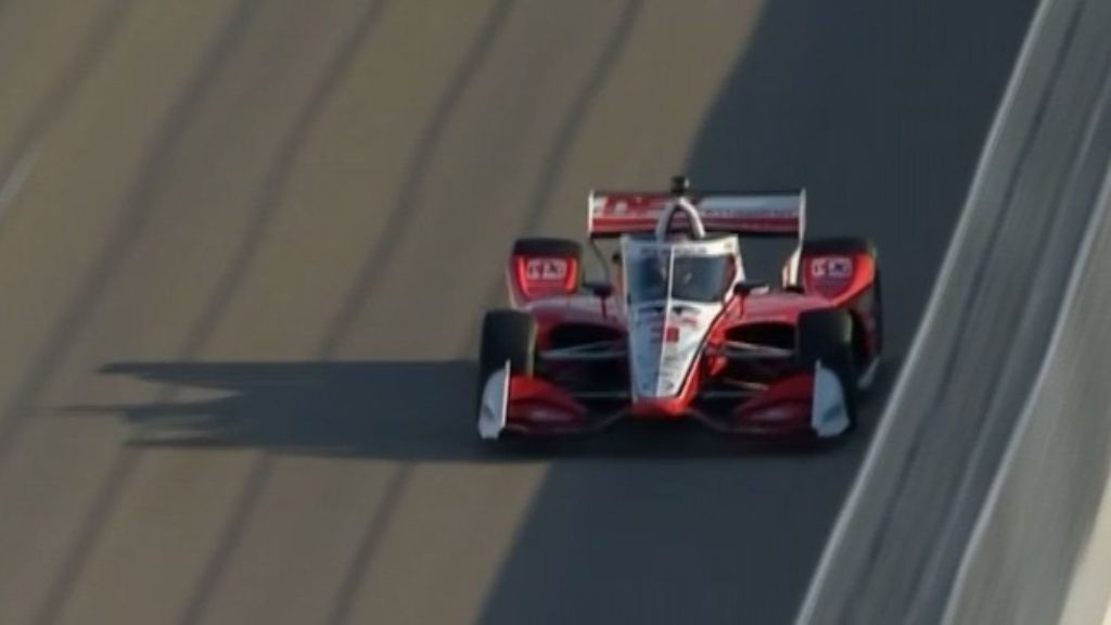 IndyCar driver explains why racing at 380 km/h isn't just like driving a road car fast