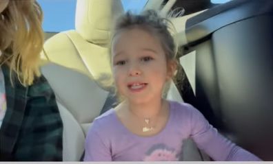 Hilary Duff daughter Banks in car without carseat. 