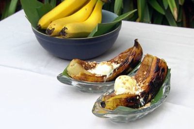 Barbecued banana split