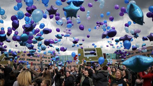 Thousands of locals released balloons in memory of Alfie outside the Liverpool children's hospital he was being treated at (Getty)