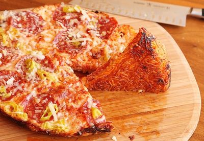Ramen crust pizza