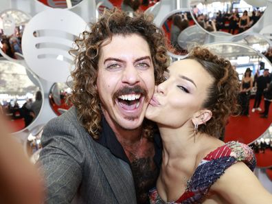 Adam Hyde (Keli Holiday) and Abbie Chatfield attends the 2025 ARIA Awards at Hordern Pavilion at Hordern Pavilion on November 19, 2025 in Sydney, Australia