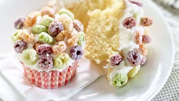 Froot Loops cupcakes