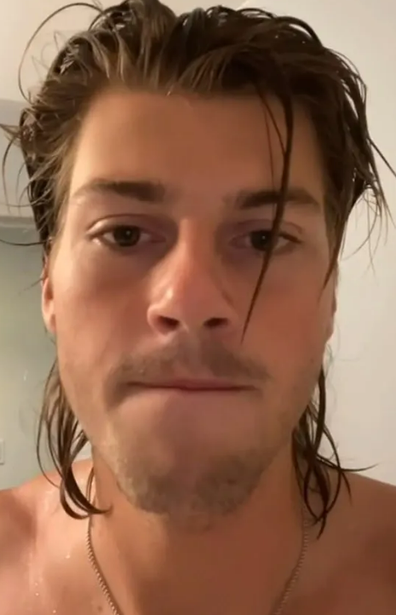 British-Australian singer-songwriter Ruel compares figuring out a hotel shower to "solving a riddle" in viral TikTok.
