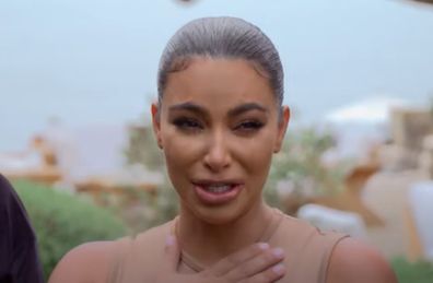 Kim Kardashian breaks down in trailer for Keeping Up With The Kardashians.
