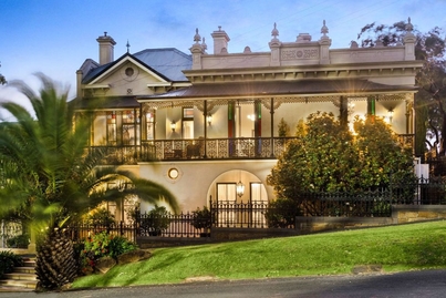 The Aussie villa that Priscilla Presley called home to change hands