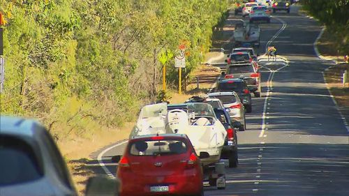 WA fires January 2021 Convoy of cars in Dunsborough