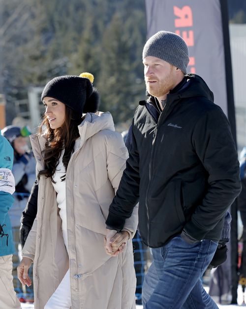 Meghan, duchesse de Sussex et le prince Harry, duc de Sussex assistent au camp d'entraînement hivernal d'un an avant les Jeux Invictus de Vancouver Whistlers 2025, le 14 février 2024 à Whistler, en Colombie-Britannique. 