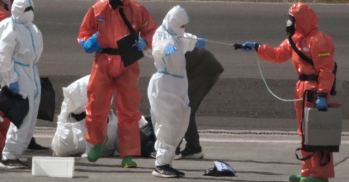 Change of plans for Aussies waiting for virus cruise rescue
