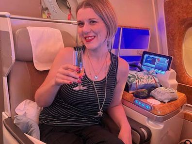 طيران الإمارات درجة الأعمال A380 مراجعة سيدني إلى دبي