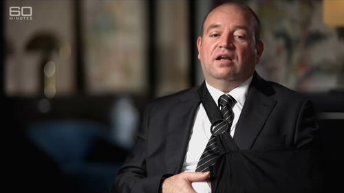 Ahmed Al Ahmed ha rivelato di aver urlato a Sajid Akram mentre lo disarmava e gli puntava una pistola in un'intervista esclusiva con 60 Minutes.