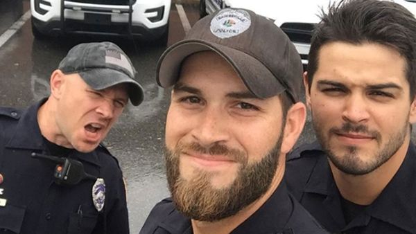 Hot cops Florida viral selfie