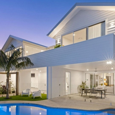 Hollywood star, influencer and professional basketballer inspect Noosa's $5.9m 'White House'