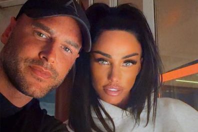 K﻿atie Price has gotten married in a shock wedding ceremony in Dubai, just one week after meeting her new man.Self-proclaimed millionaire businessman Lee Andrews and Price, 47, were engaged on January 24, and then were married the next day in a whirlwind ceremony in Dubai.