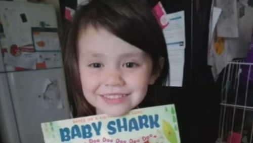 La figlia di Crystal Hanley, Charlie, è morta nel 2022 a causa di una grave malnutrizione che ha causato il collasso del suo corpo.