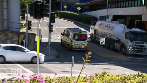 Queensland nurses frustrated to be in quarantine after 200 came in contact with positive case
