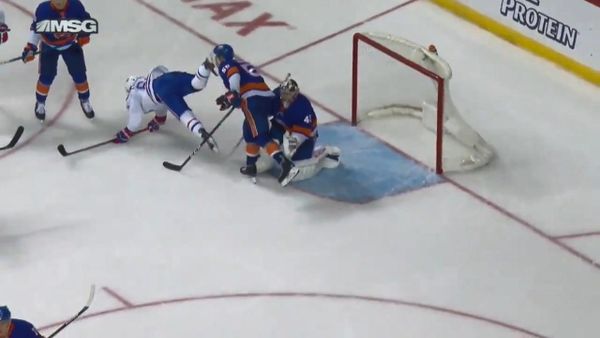 Islanders' Johnny Boychuk takes a skate blade to the face - Newsday