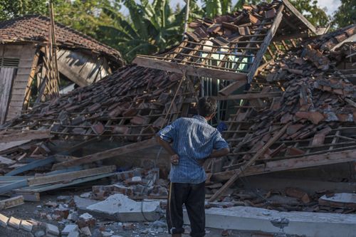 Over 20,000 Indonesians have also been displaced from their homes and accommodation because of the destruction left by the earthquake. Picture: AAP.