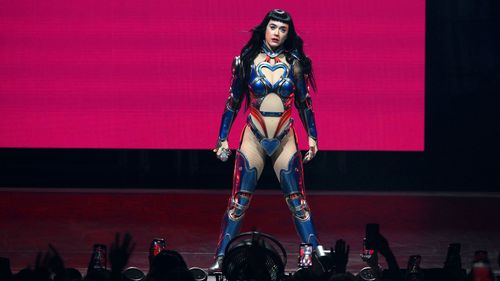 Katy Perry si esibisce sul palco della Rod Laver Arena il 7 giugno 2025 a Melbourne.