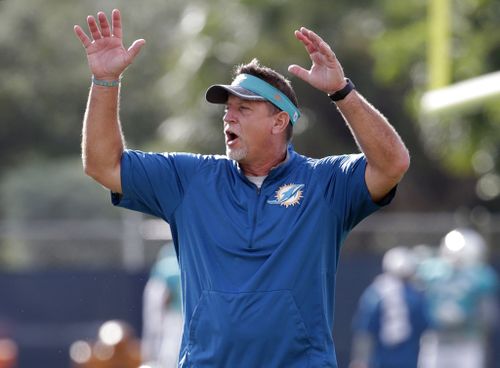 Offensive line coach Chris Foerster has quit the Miami Dolphins. (AAP)