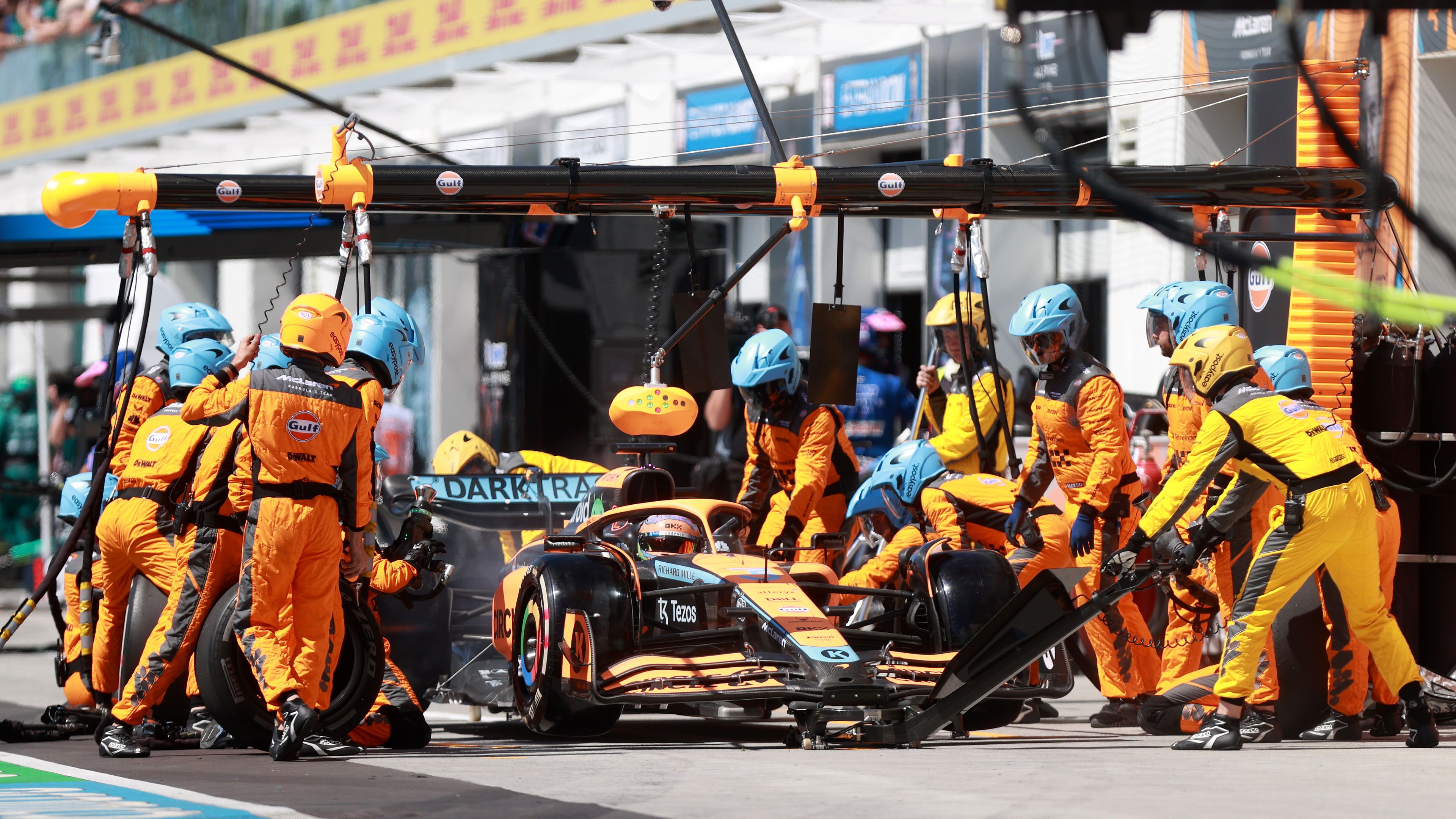 McLaren apologises after pit stop blunder burns Daniel Ricciardo and Lando Norris in Canada