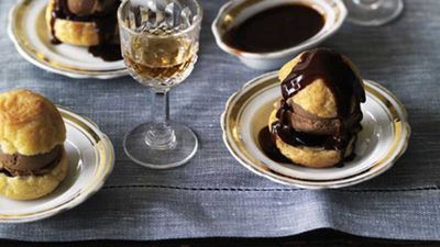 <strong>Choux puffs with chocolate and Armagnac ice-cream</strong>