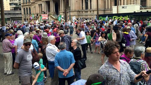 More than a thousand people gather in Sydney to support refugees