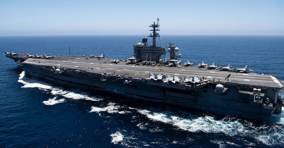 us-and-chinese-aircraft-carriers-sail-into-disputed-south-china-sea