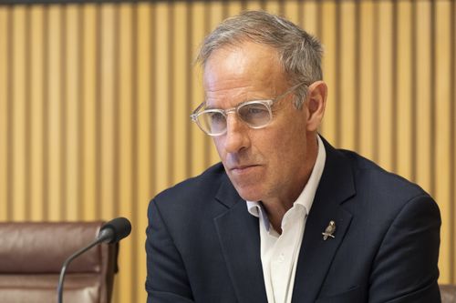 Parlamento Binası'nda Nick McKim.