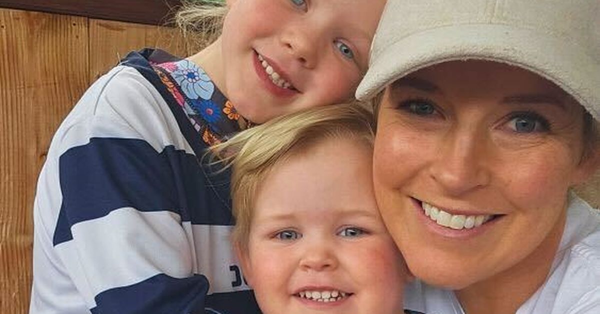 Breastfeeding in Public: Victorian Mum Felicity Ryan Left Upset Ove...
