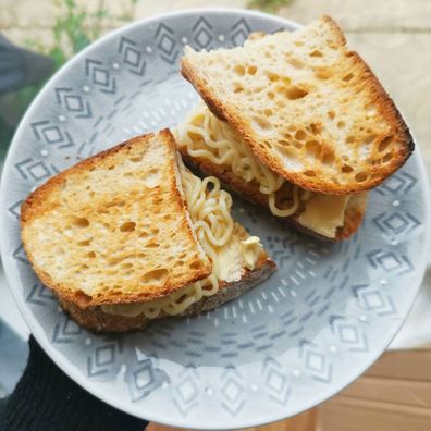 Noodle Sandwich