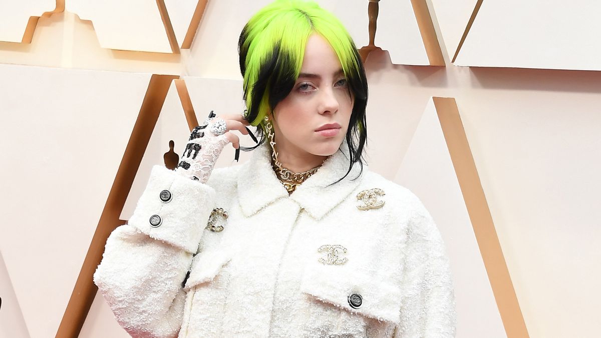 Billie Eilish makes bold statement about body shaming and her style at  Miami concert - 9Honey