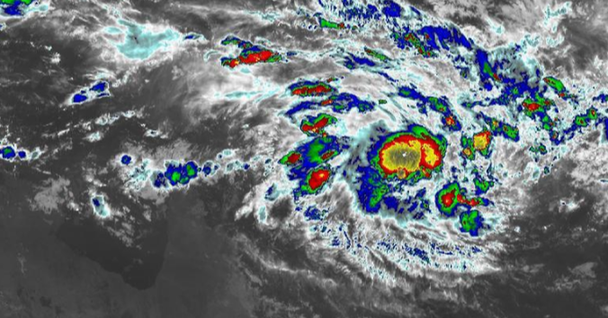 'High' chance of cyclone developing off Queensland coast this weekend