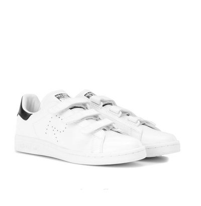 A style
staple. These hard-working sneakers will work back with everything in your
wardrobe, from everyday neutrals to midi-skirts, maxi dresses, trousers and jeans.
A solid Monday-to-Sunday investment. <br>
<br>
adidas by
Raf Simons Stan Smith leather sneakers, $429.<a href="http://www.mytheresa.com/en-au/stan-smith-comfort-leather-sneakers-675084.html?catref=category" target="_blank"> Mytheresa.com<br>
</a>