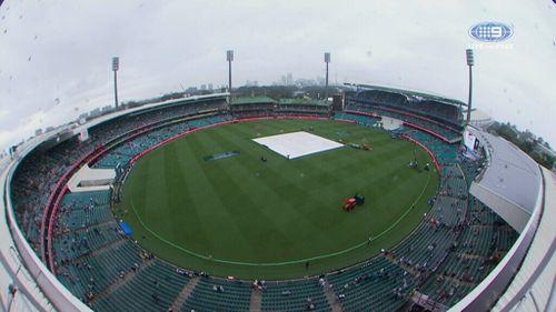 Grey skies and rain is threatening the first day of the fifth Ashes Test in Sydney today. (9NEWS)