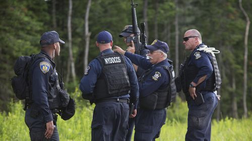 Second escaped New York convict in stand-off with police: reports