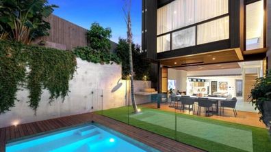 Sydney property luxury home pool real estate 