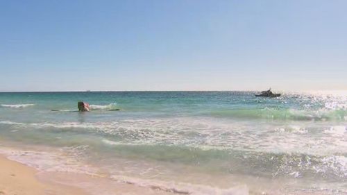 Light aircraft ditched into the ocean of City Beach in Perth