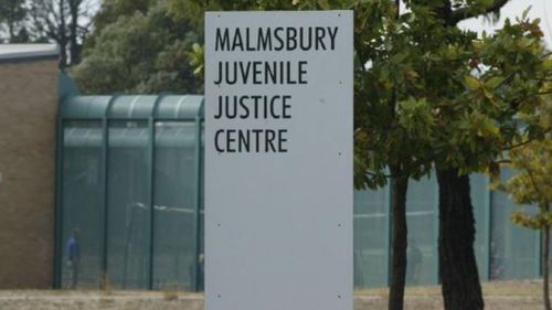 Teenage prisoners riot at centre in Victoria.