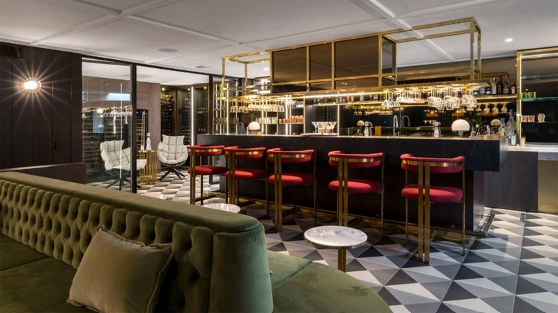 Take a stickybeak at the $21m Melbourne home with a New York-style speakeasy bar