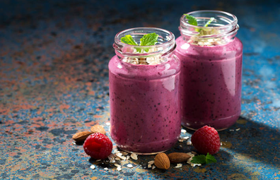 F45 Berry Breakfast Oat Smoothie