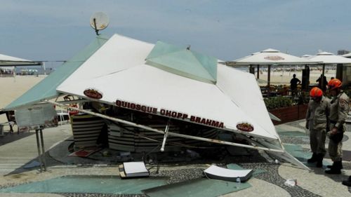 A beach-side kiosk has collapsed in Rio, injuring six people. (Facebook)