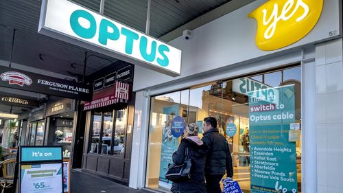 Optus has been ordered to pay $6.4 million in penalties for misleading nearly 140,000 of its mobile customers.