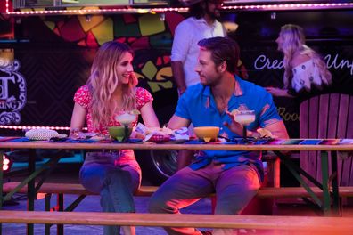 Emma Roberts, Luke Bracey, Netflix rom-com, movie, Holidate