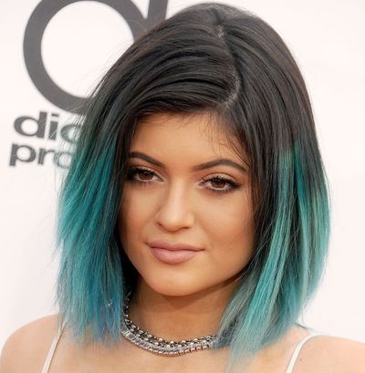 Kylie oozes mermaid vibes with blue tips&nbsp;