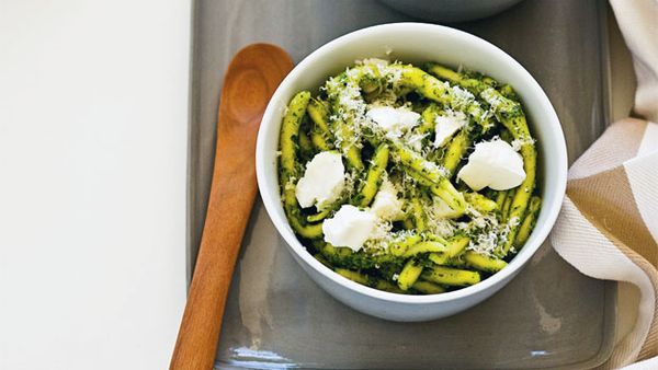 Rocket and pistachio pesto pasta