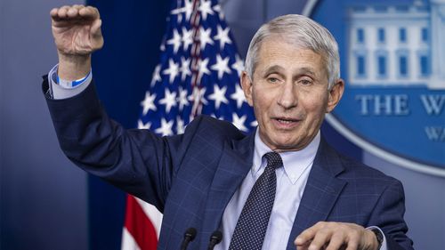 Anthony Fauci a spus că oricine este testat pozitiv pentru COVID-19 ar trebui să fie pus în carantină.