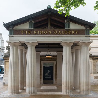 Royal Portraits - A Century of Photography at The King's Gallery, Buckingham Palace
