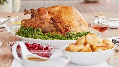 <a href="http://kitchen.nine.com.au/2016/12/08/11/00/lenards-roast-christmas-turkey" target="_top">Lenard's roast Christmas turkey</a><br />
<br />
<a href="http://kitchen.nine.com.au/2016/12/08/16/39/how-to-roast-a-christmas-turkey-with-lenards" target="_top">RELATED: Tasty expert turkey tips and tricks</a><br />