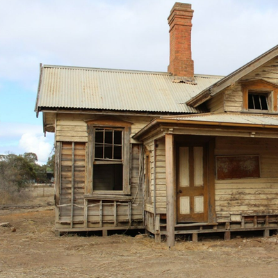 Stoic buyer snatches up Aussie property with ‘risk of injury’ for $40,000